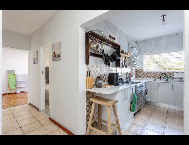 2 BEDROOM APARTMENT FOR SALE IN WYNBERG UPPER